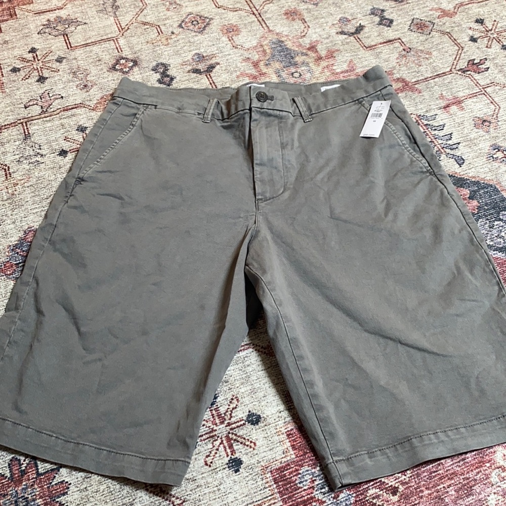 Men’s grey shorts